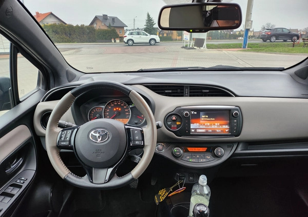 Toyota Yaris cena 58900 przebieg: 92000, rok produkcji 2017 z Bytom małe 56